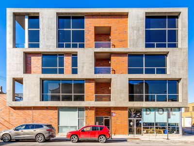 1000 N Damen Ave #5