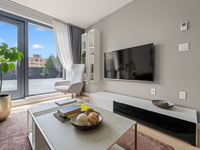 14449 Northern Blvd #402