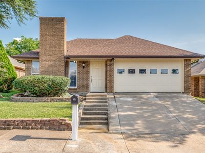 2208 Cedarcrest Dr