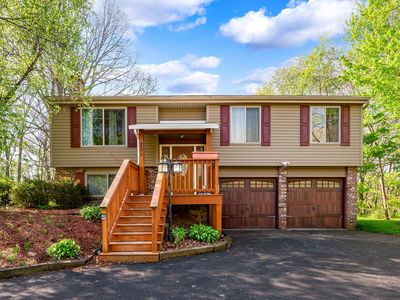 201 Colleen St