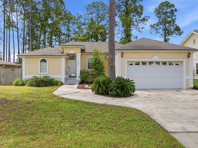 208 Palm Cir