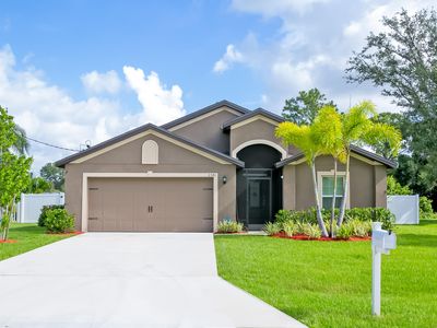 2341 SE Mariola Avenue