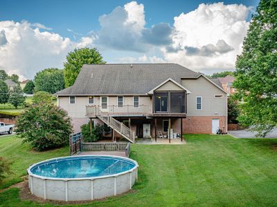 1031 Hickory View Dr