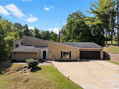 12 Hillwood Dr