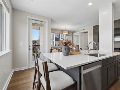 200 Manufacturers Rd APT 617