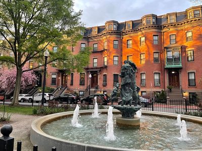 14 Worcester Sq APT 2