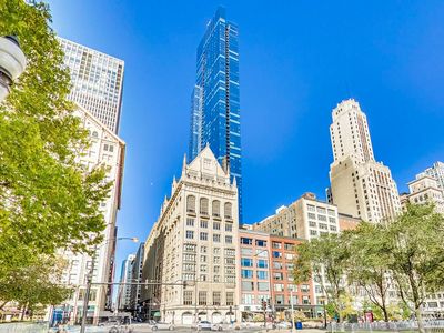 60 E Monroe St Unit 4002