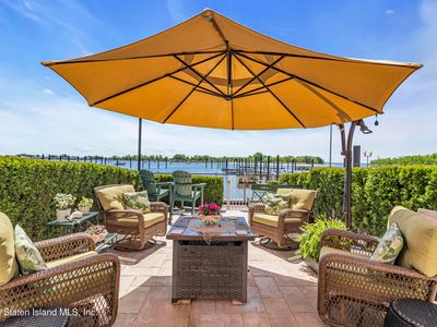 60 Harbour Ct