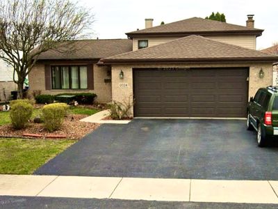 12024 S Van Beveren Dr