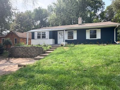658 Gentry Ave N