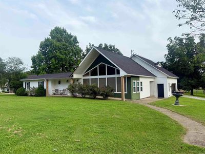 5816 Fairview Rd