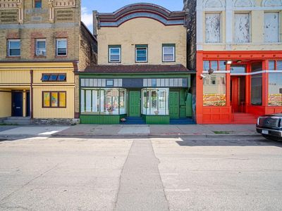 1033 West National AVENUE