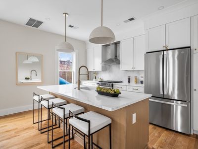 16 Harbor View St #2