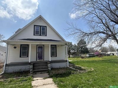 211 W Alexander St