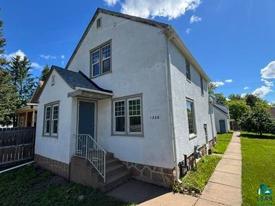 1208 12th Ave E