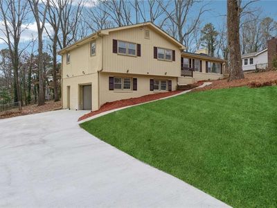1573 Deerwood Ln