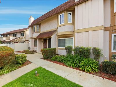 1252 N Citrus Ave APT 2