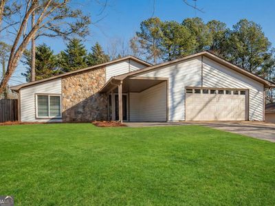 860 Waterbrook Ct