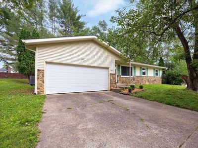 3517 E Dunstan Dr