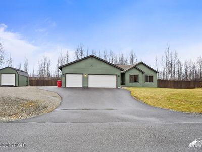 4110 E Zircon Cir