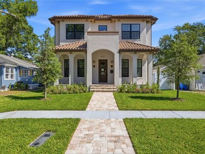 221 43rd Ave N