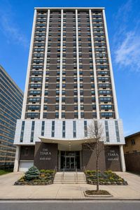 6145 N Sheridan Rd APT 27C