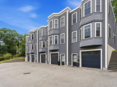 577 Baker St #581