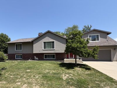 901 Cherry Ln