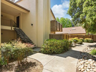 3701 Colonial Dr
