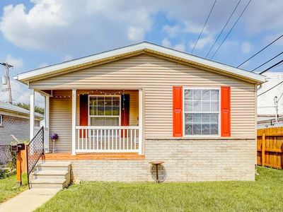 2040 Reo Ave