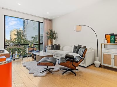 400 S Broadway Ave