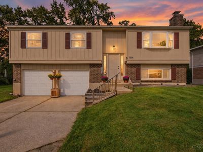 2576 Ambassador Dr