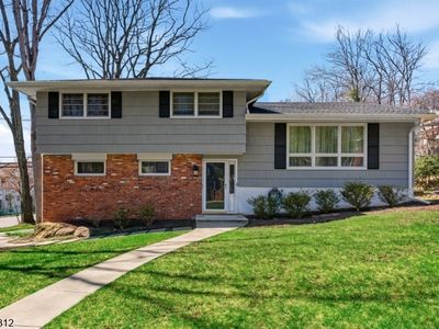 17 Seneca Ave
