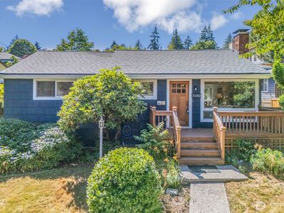 6831 37th Avenue NE