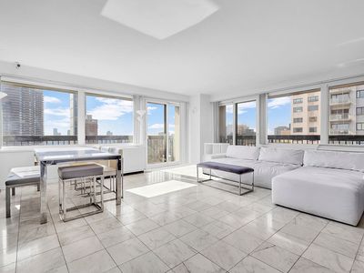 300 E 59th St APT 2601