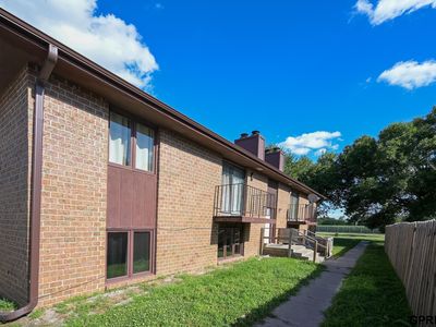 4228 Huntington Ave
