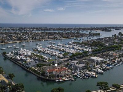 842 Harbor Island Dr
