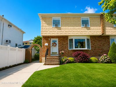 27 Seacrest Ave