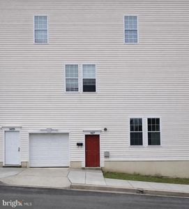 1405 Howard Rd SE