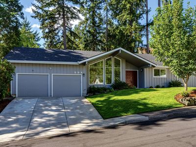 594 Empress Ave