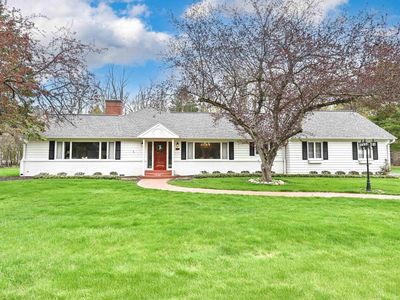 1211 East Donges COURT