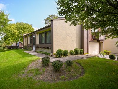 19 Elmwood Sq