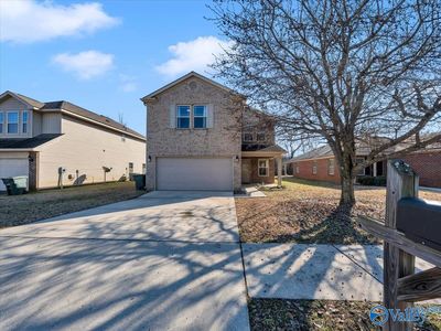 220 Valleyside Dr NE