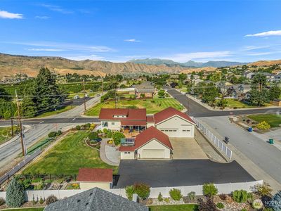 800 Autumn Crest Drive