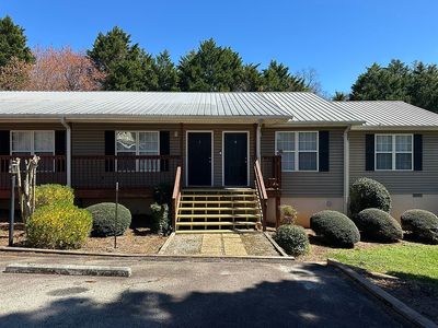 683 Grant St APT J