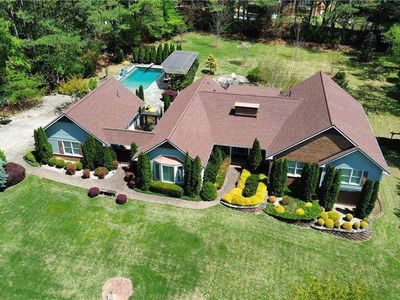 1066 Bridgewater Walk