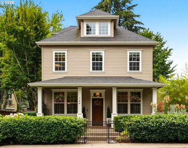 144 Leonard St