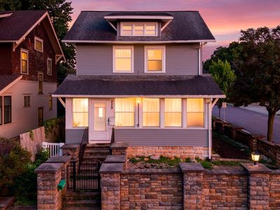229 W Pleasant St