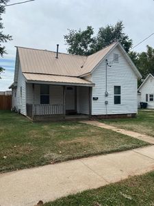 1634 W Chestnut Street