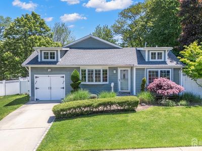 6 Tulip Dr